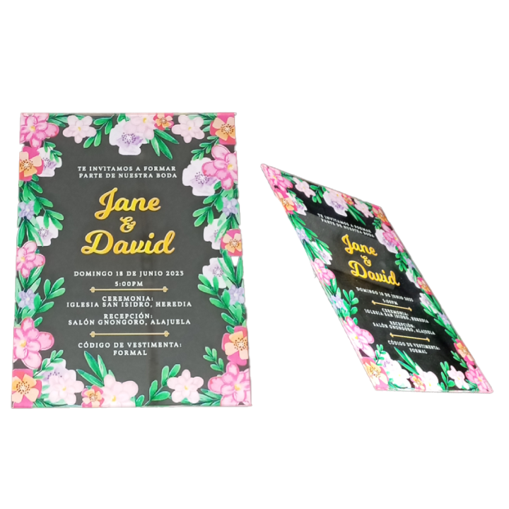 Invitaciones personalizadas de acrílico, disponibles en versiones flexible y estándar, 12x17cm, con impresión directa, ideales para eventos especiales, personalizables con corte láser.